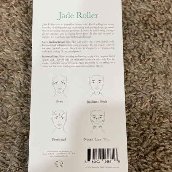 🎉HP🎉 Beauty By Earth Jade Roller - Picture 8 of 8